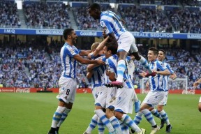 巴塞罗那西甲击败皇家社会费兰托雷斯破门的简单介绍